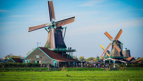 Zaans schans gaat volgende jaar €17,50 entree vragen, wat zijn de consequenties voor Marken.